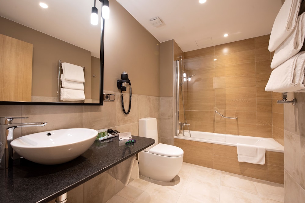 Habitación familiar del hotel Avenida. Foto 11