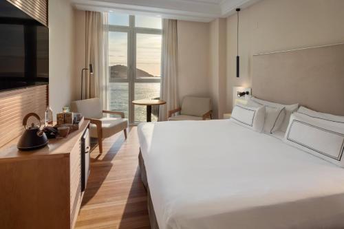 Habitación Premium con vistas al mar del hotel Melia Maria Pita. Foto 4