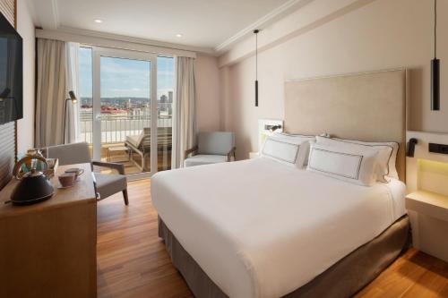 Habitación Doble con terraza y vistas al mar del hotel Melia Maria Pita