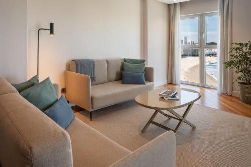 Suite Dúplex Presidencial con vistas al mar del hotel Melia Maria Pita. Foto 11