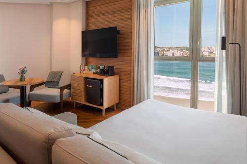 Suite Junior con vistas al mar del hotel Melia Maria Pita. Foto 4