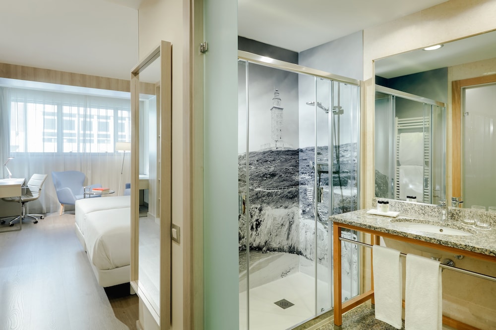 Habitación superior del hotel Hesperia A Coruña Centro. Foto 6