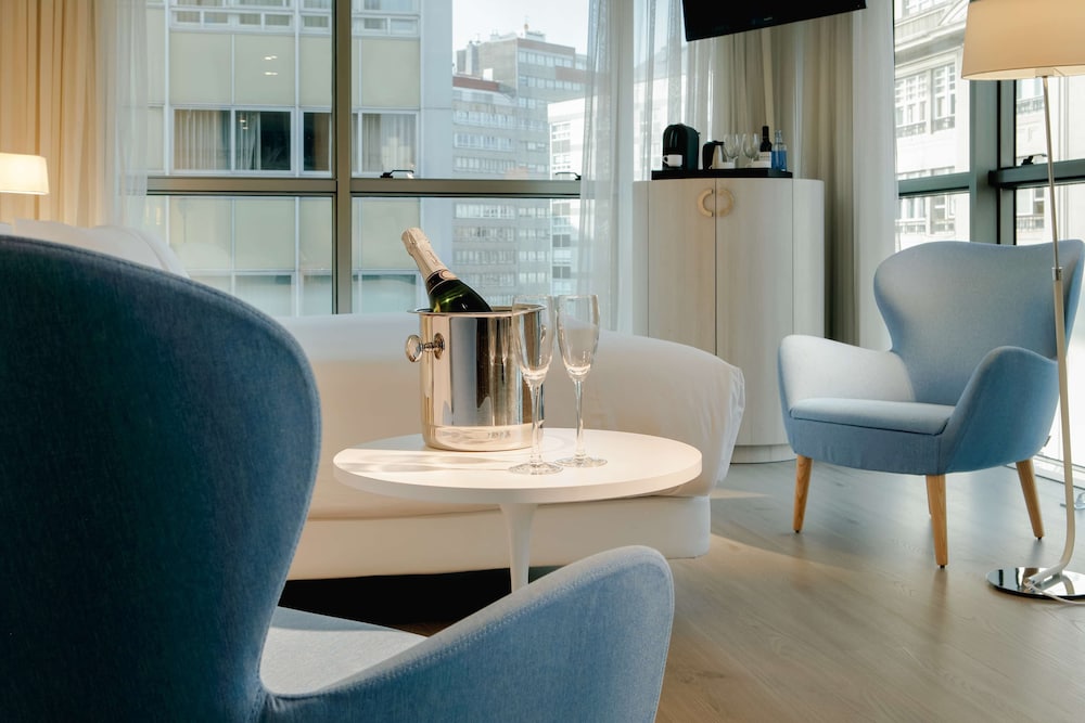 Habitación Deluxe del hotel Hesperia A Coruña Centro. Foto 4