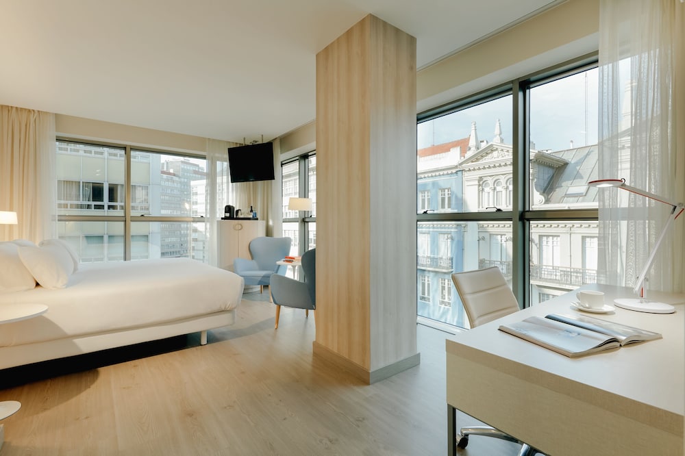 Habitación Deluxe del hotel Hesperia A Coruña Centro. Foto 7