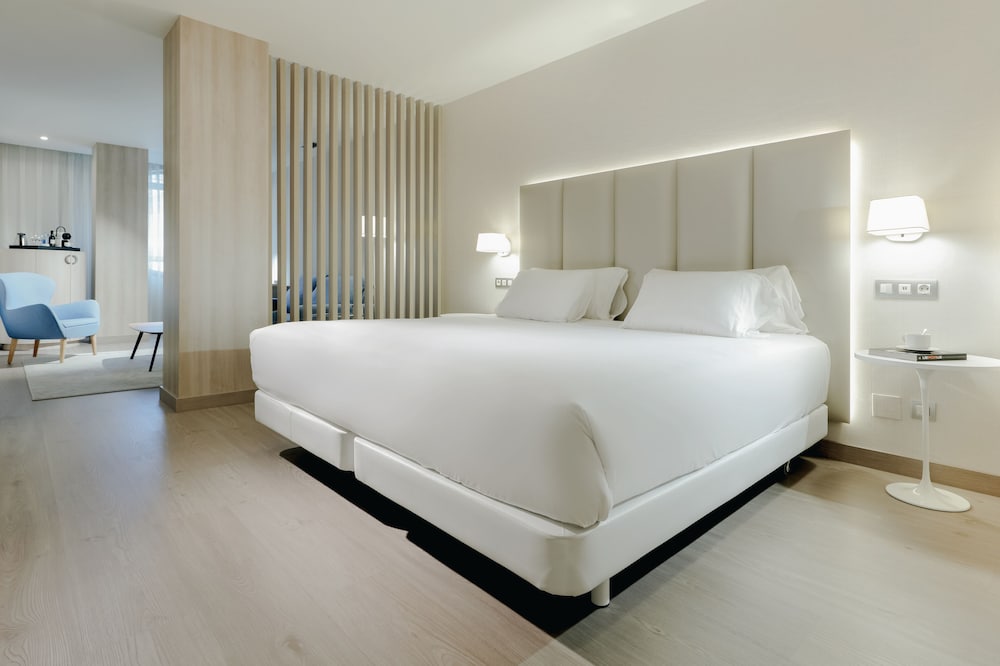 Suite junior del hotel Hesperia A Coruña Centro