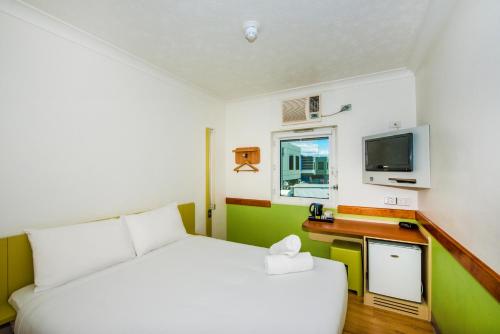 Habitación Estándar - 1 cama grande del hotel Ibis Budget Brisbane Airport. Foto 3