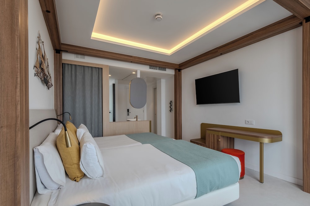 Habitación Superior 2 camas, vista al mar del hotel Faranda Rías Altas. Foto 4