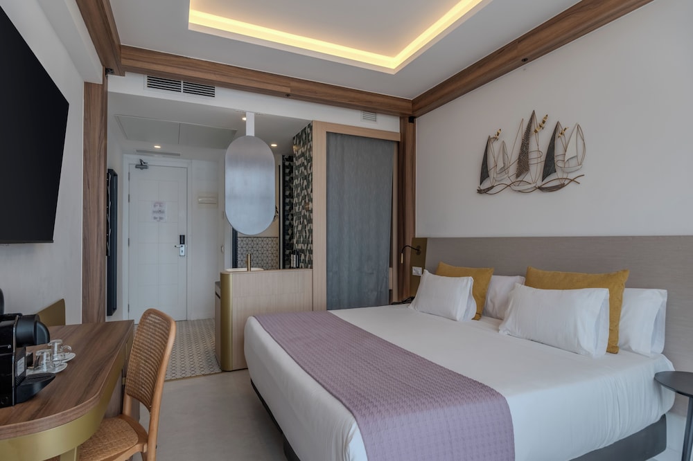 Habitación Superior, vista al mar del hotel Faranda Rías Altas. Foto 1