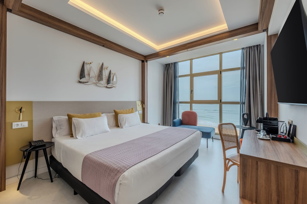 Habitación Superior, vista al mar del hotel Faranda Rías Altas. Foto 9