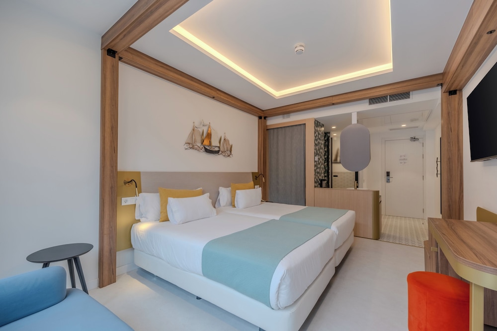 Habitación Superior 2 camas, vista Rías del hotel Faranda Rías Altas. Foto 5