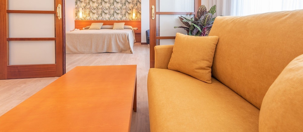 Habitación Deluxe del hotel Norat Palmeira Playa. Foto 3