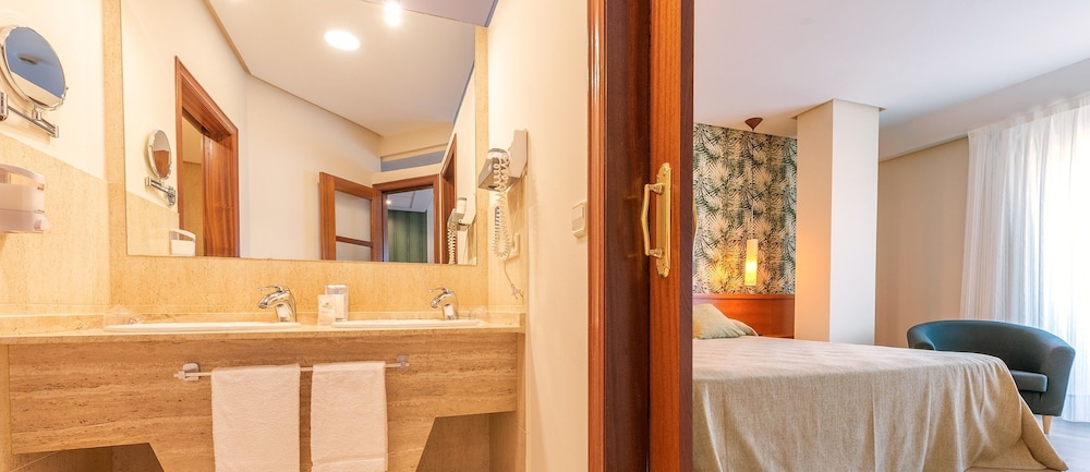 Habitación Deluxe del hotel Norat Palmeira Playa. Foto 4