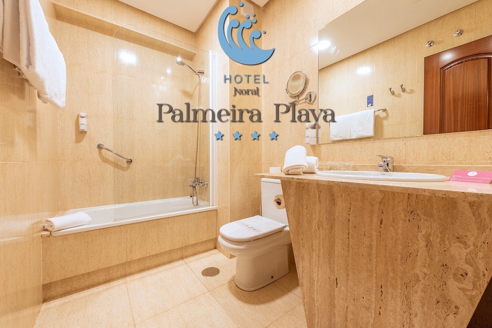 Habitación Doble con Cama supletoria del hotel Norat Palmeira Playa. Foto 2