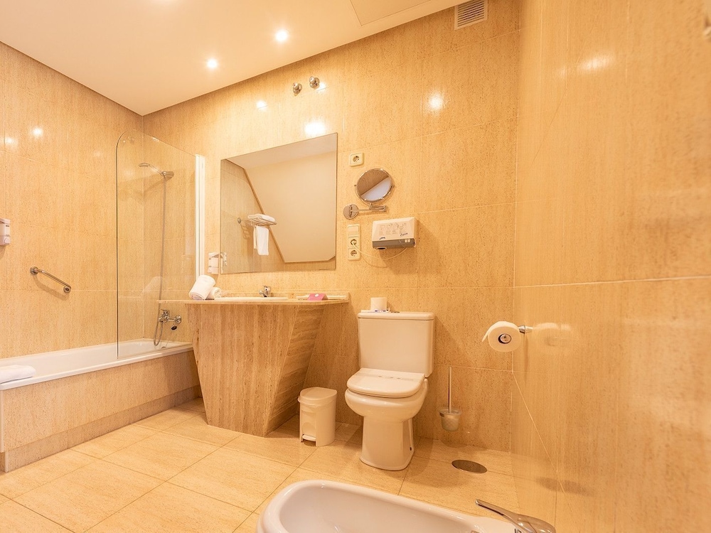 Habitación Doble con Cama supletoria del hotel Norat Palmeira Playa. Foto 3