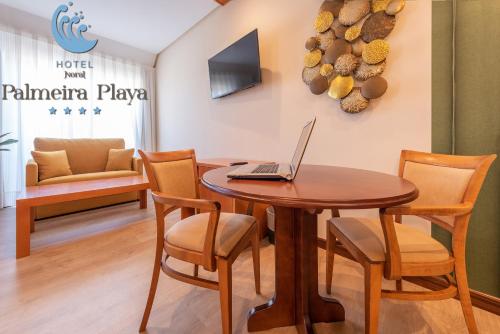 Habitación Deluxe del hotel Norat Palmeira Playa. Foto 12