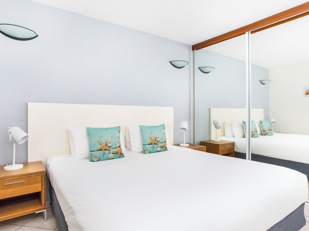 Suite de 1 dormitorio con vistas al océano del hotel Breakfree Royal Harbour. Foto 1
