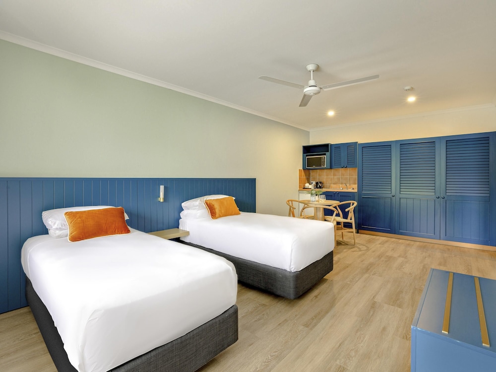 Habitación Familiar 1 Cama Queen y 2 Camas Individuales del hotel Mercure Cairns. Foto 3