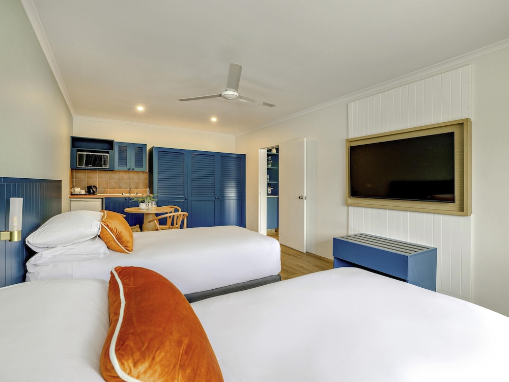 Habitación Familiar 1 Cama Queen y 2 Camas Individuales del hotel Mercure Cairns. Foto 5