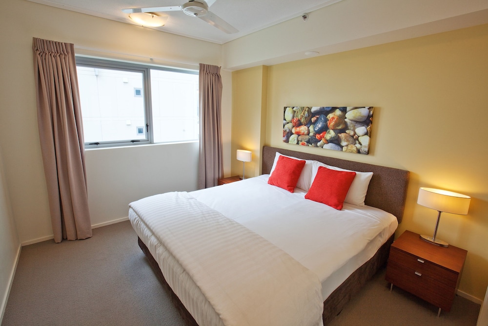 1 dormitorio del hotel Mantra Trilogy. Foto 1