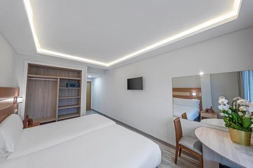 2 camas individuales del hotel Faranda Los Tilos. Foto 2