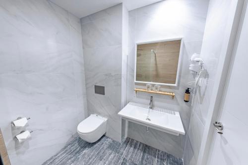 Suite - 1 cama extragrande del hotel Faranda Los Tilos. Foto 4