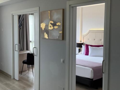 Suite - 1 cama extragrande del hotel Faranda Los Tilos. Foto 6