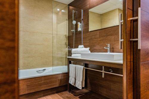 Habitación Triple del hotel Compostela. Foto 5