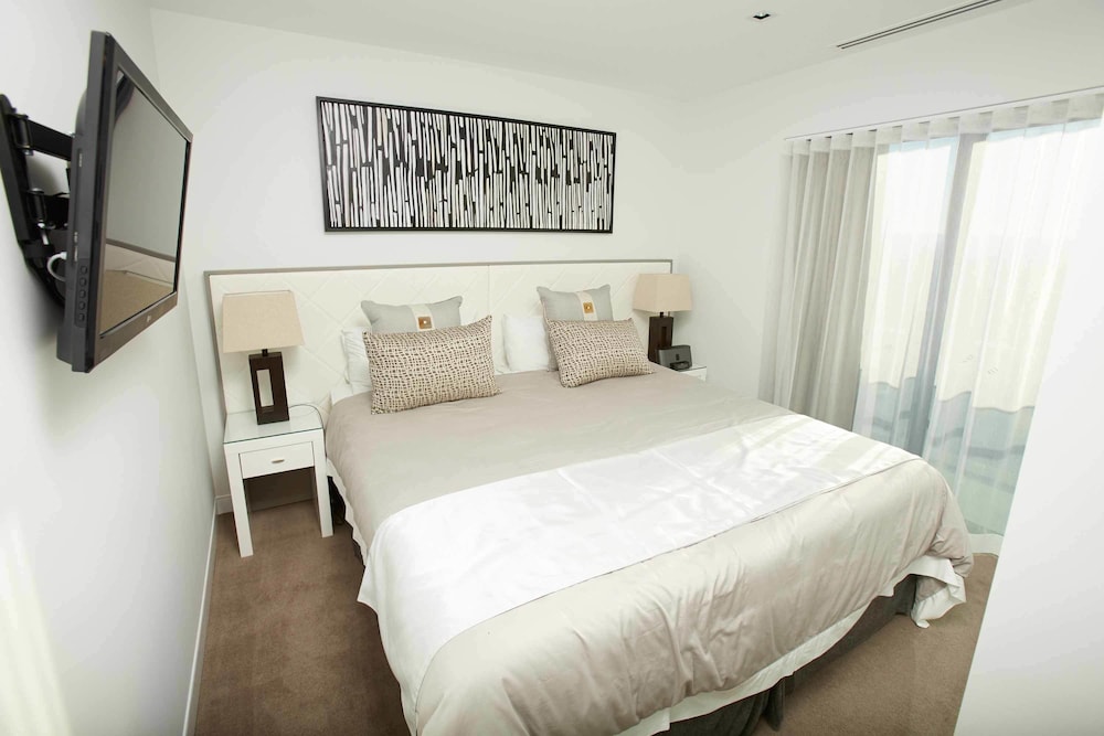 Apartamento de 3 dormitorios con vistas al cielo del hotel PEPPERS SOUL SURFERS PARADISE. Foto 2