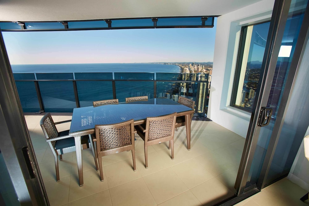 Apartamento de 3 dormitorios con vistas al cielo del hotel PEPPERS SOUL SURFERS PARADISE. Foto 8