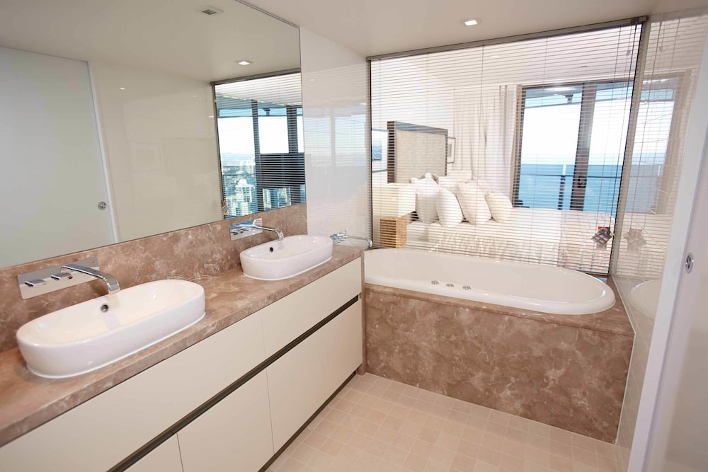 Apartamento de 3 dormitorios con vistas al cielo del hotel PEPPERS SOUL SURFERS PARADISE. Foto 10