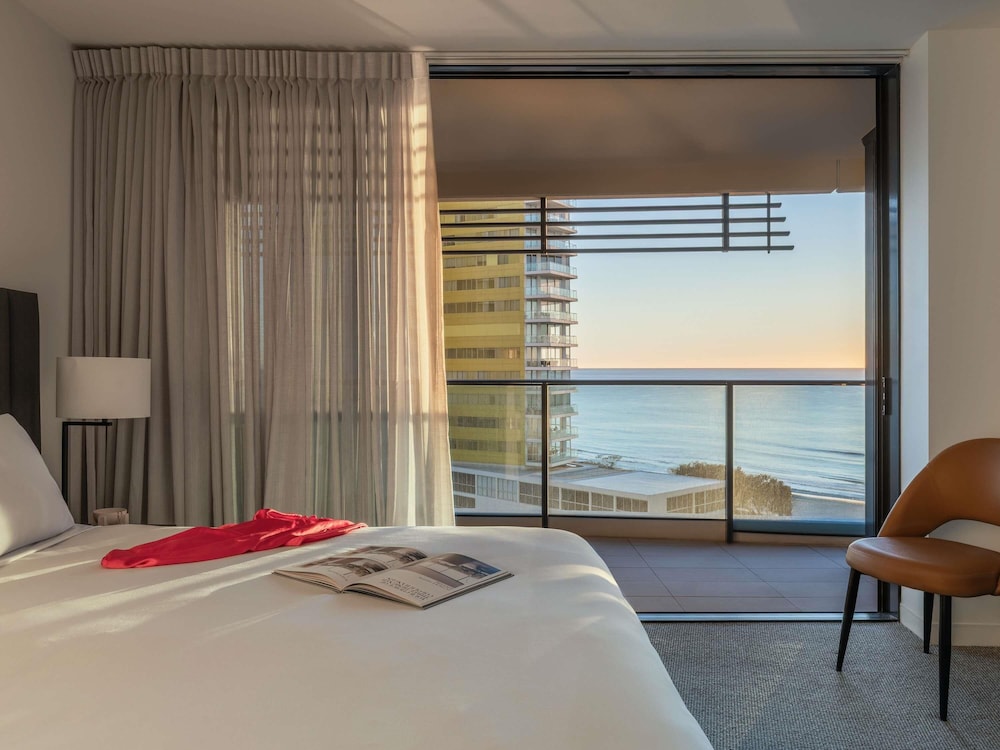 Suite de 2 dormitorios con vistas al océano del hotel Peppers Broadbeach. Foto 3