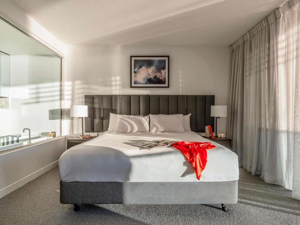 Suite de 2 dormitorios con vistas al océano del hotel Peppers Broadbeach. Foto 7