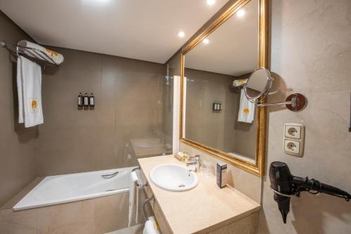 Habitación Triple del hotel Eurostars Araguaney. Foto 6