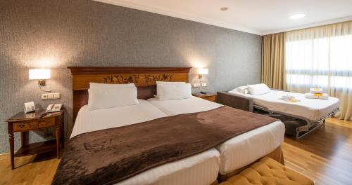 Habitación Triple del hotel Eurostars Araguaney. Foto 8