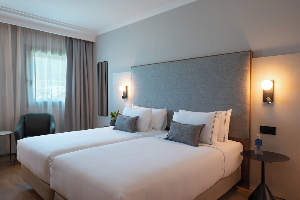 Habitación doble premium del hotel Santiago Plaza Affiliated by Meliá. Foto 11
