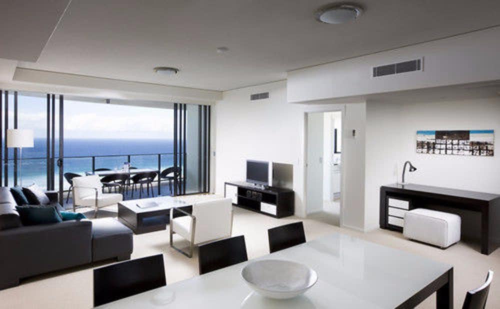 Suite de 3 dormitorios con vistas al océano del hotel Mantra Sierra Grand. Foto 4