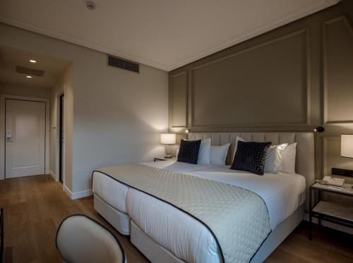 Habitación Doble Deluxe - 1 o 2 camas del hotel Silken Ciudad De Vitoria. Foto 2