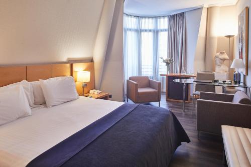 Habitación Doble Premium del hotel Silken Ciudad De Vitoria. Foto 6