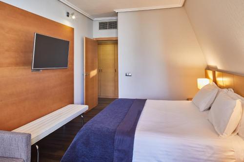 Habitación Doble Premium del hotel Silken Ciudad De Vitoria. Foto 7