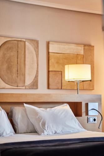 Suite Familiar del hotel Silken Ciudad De Vitoria. Foto 5