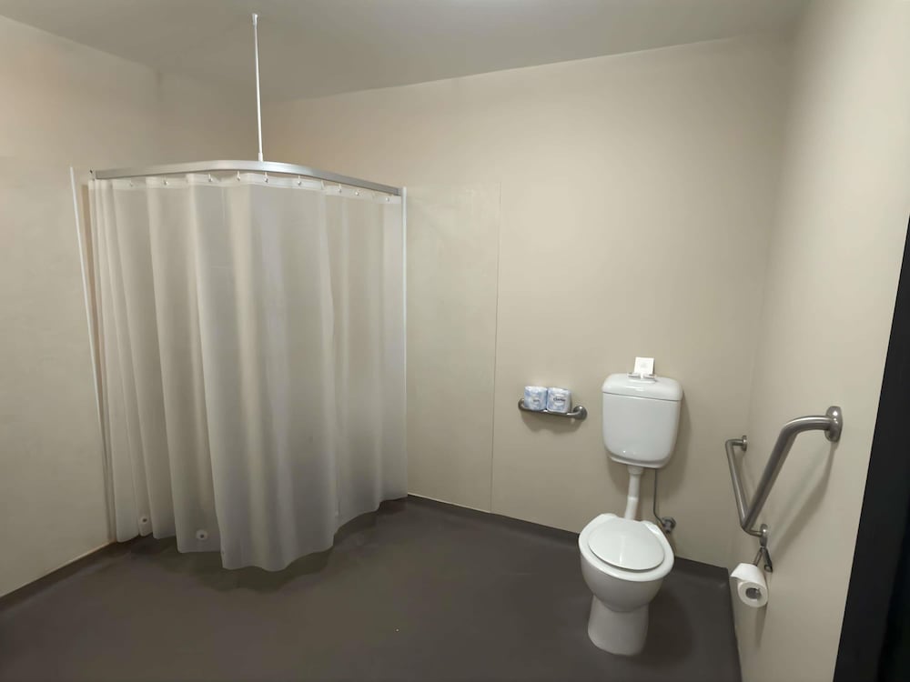 Habitación Doble con Dos Camas Dobles, Accesible para Sillas de Ruedas del hotel Ibis Budget Melbourne Cbd. Foto 5