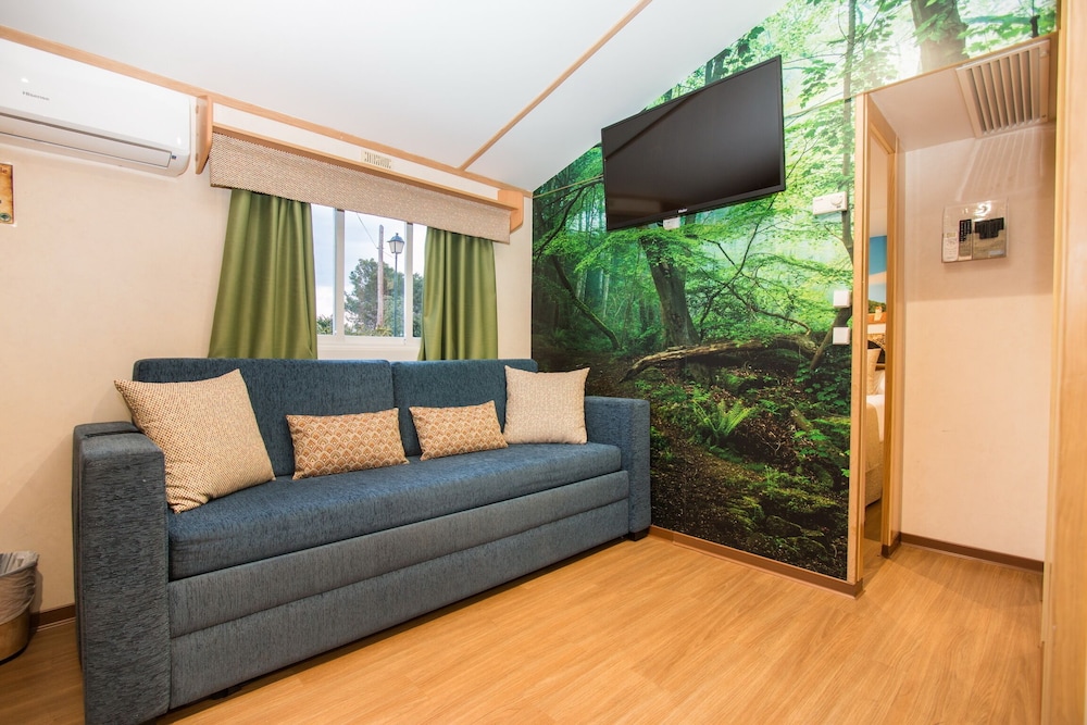 Cabaña New Nottigham del hotel Magic Robin Hood Lodge Resort. Foto 1