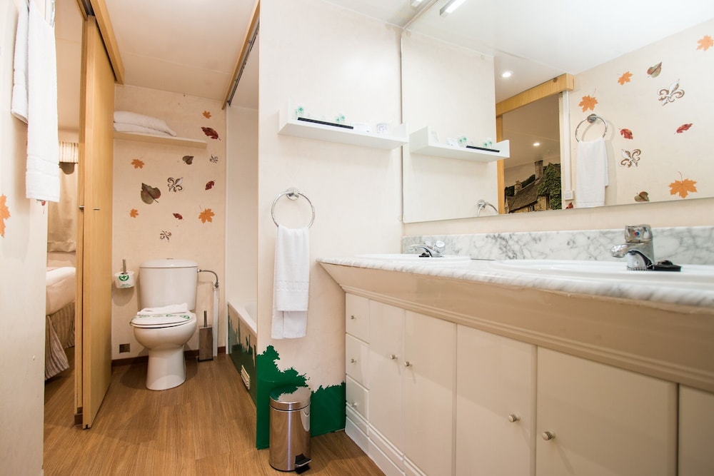 Cabaña New Nottigham del hotel Magic Robin Hood Lodge Resort. Foto 3