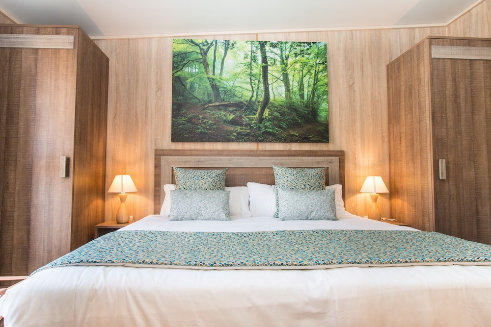 Cabaña Lion Heart Premium del hotel Magic Robin Hood Lodge Resort. Foto 1