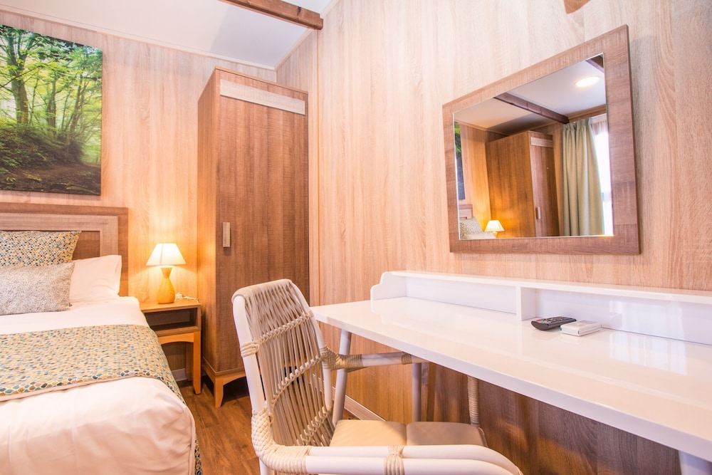 Cabaña Lion Heart Premium del hotel Magic Robin Hood Lodge Resort. Foto 2