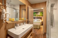 Cabaña ‘New Sherwood’ 3 dormitorios del hotel Magic Robin Hood Lodge Resort. Foto 3