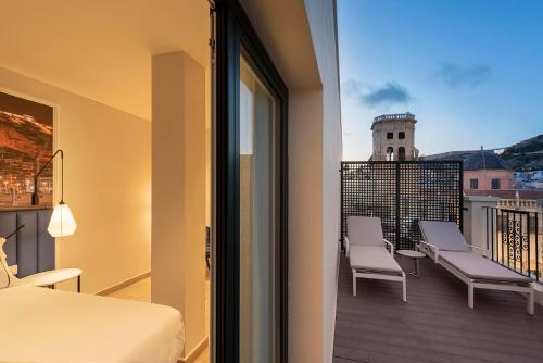 Habitación Doble Superior con terraza del hotel Eurostars Mediterranea Plaza. Foto 4