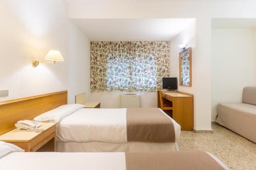Habitación Triple del hotel Leuka