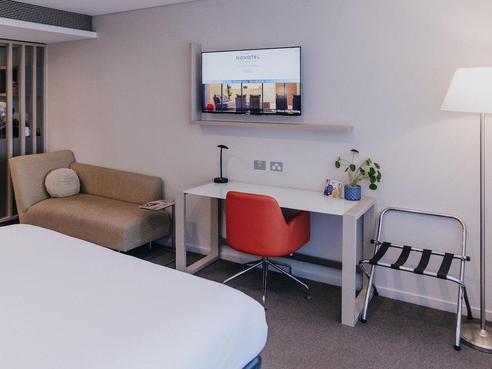 Habitación Superior con 1 Cama King del hotel Novotel Newcastle Beach. Foto 3