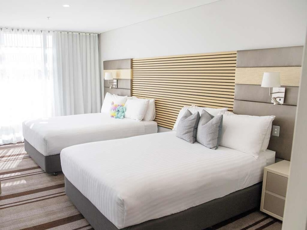 Habitación Superior con 2 camas dobles del hotel Novotel Newcastle Beach. Foto 3